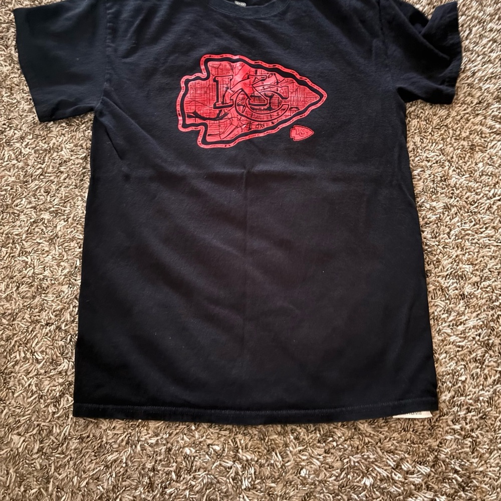 Young boys small KC Chiefs Apparel Black Tee with Red Design